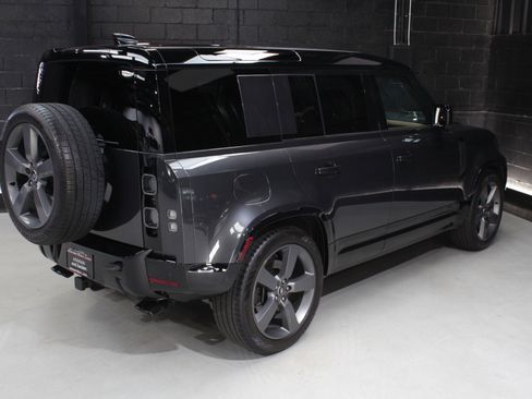 Used 2025 Land Rover Defender 110 V8 image 17