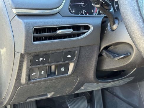 Used 2022 Hyundai Sonata SEL w/ Winter Weather Package image 18