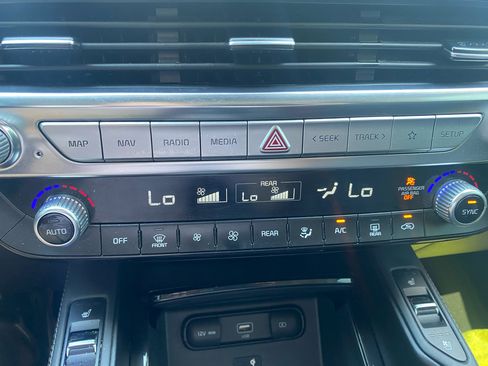 Used 2021 Kia Telluride EX w/ EX Premium Package image 25