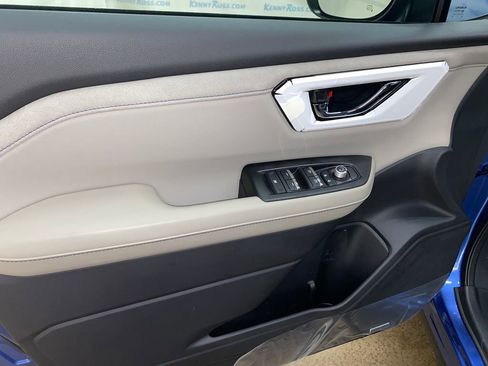 New 2026 Subaru Forester Limited AWD/4WD image 8
