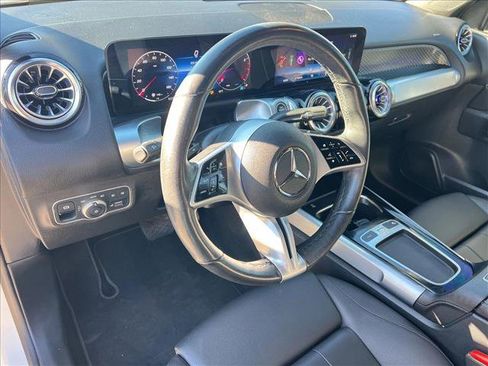 Used 2024 Mercedes-Benz GLB 250 4MATIC image 10