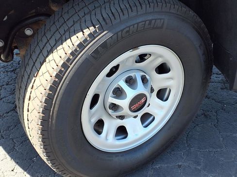 Used 2023 GMC Sierra 3500 Pro w/ Convenience Package image 23