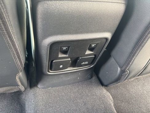 Used 2023 Ford Bronco Wildtrak image 15