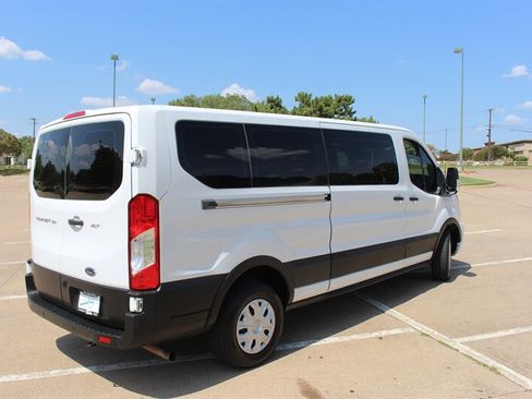 Used 2022 Ford Transit 350 XLT RWD image 5