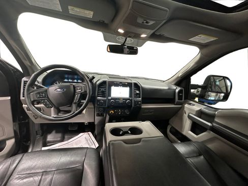 Used 2018 Ford F150 XLT w/ Equipment Group 302A Luxury AWD/4WD image 19