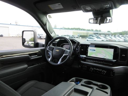 Certified 2025 Chevrolet Silverado 2500 LT AWD/4WD image 29