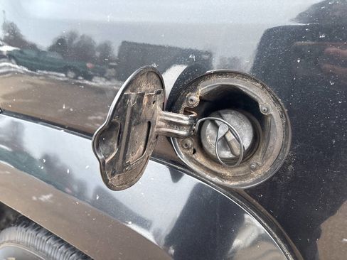 Used 2010 Jeep Liberty Sport image 23