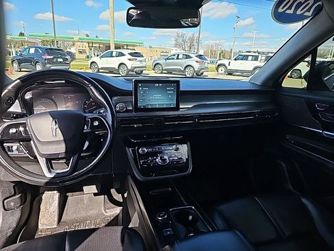 Used 2020 Lincoln Corsair Standard w/ Equipment Group 101A image 10