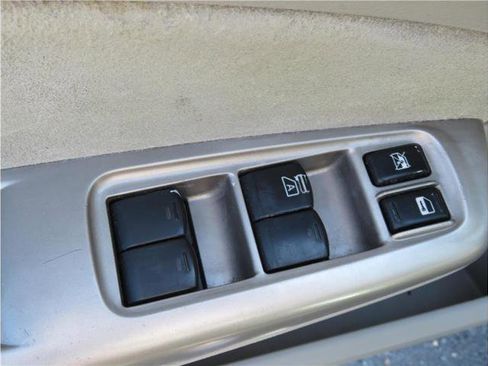 Used 2009 Subaru Forester 2.5X Limited image 12