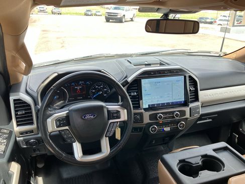 Used 2022 Ford F250 Lariat w/ Lariat Value Package AWD/4WD image 9