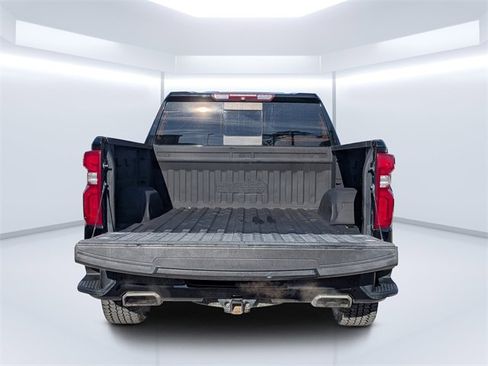 Used 2019 Chevrolet Silverado 1500 High Country w/ Technology Package image 12