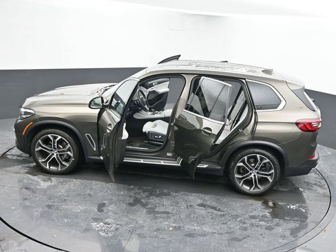 Used 2023 BMW X5 xDrive40i w/ Premium Package image 60