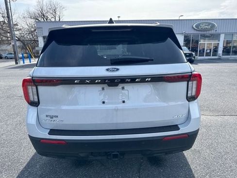 New 2026 Ford Explorer Active AWD/4WD image 4