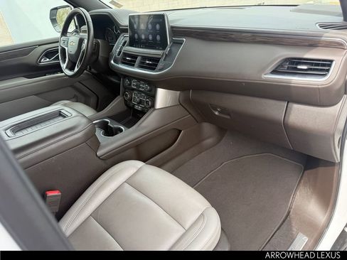 Used 2021 Chevrolet Tahoe LT w/ Luxury Package RWD image 32