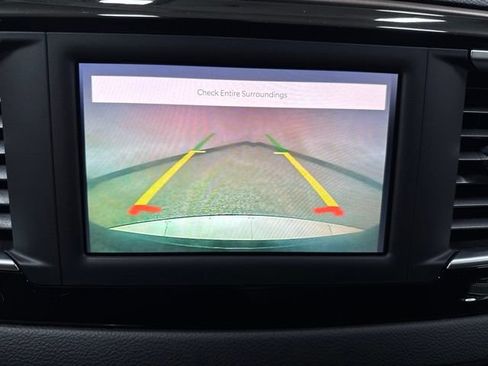Used 2022 Chrysler Voyager LX FWD image 4