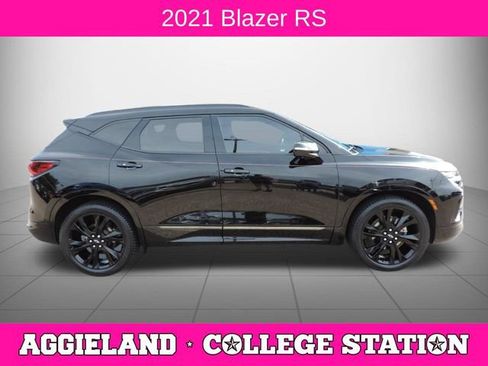 Used 2021 Chevrolet Blazer RS w/ Enhanced Convenience Package FWD image 2