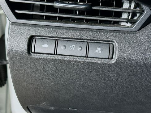 Used 2025 Nissan Altima 2.5 SV FWD image 17