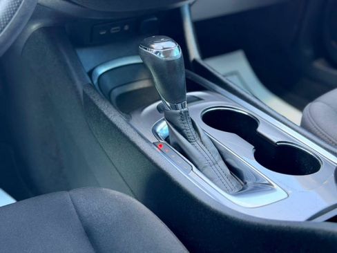 Used 2020 Chevrolet Malibu LT FWD image 16