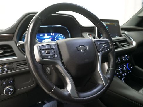 Used 2023 Chevrolet Suburban Z71 w/ Luxury Package AWD/4WD image 8