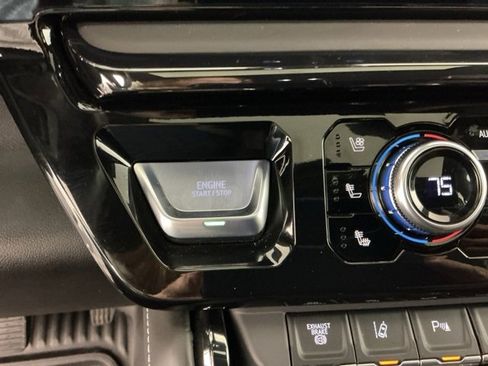 Used 2024 GMC Sierra 2500 AT4X image 27