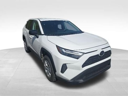 Used 2024 Toyota RAV4 LE AWD/4WD image 8