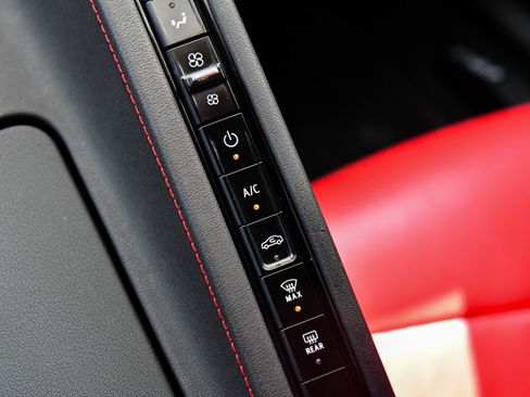 Used 2024 Chevrolet Corvette Stingray Convertible w/ 1LT image 33