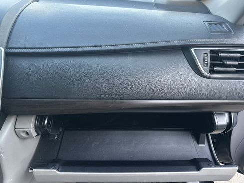 Used 2017 Toyota Camry LE FWD image 27
