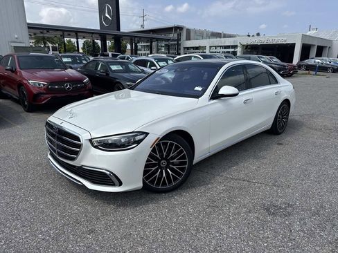 Used 2022 Mercedes-Benz S 580 4MATIC Sedan image 3