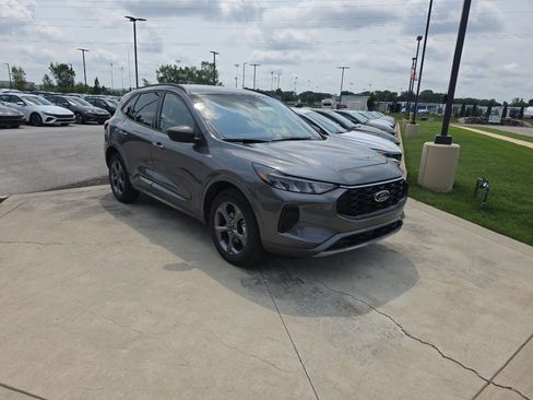 Used 2024 Ford Escape ST-Line AWD/4WD image 3