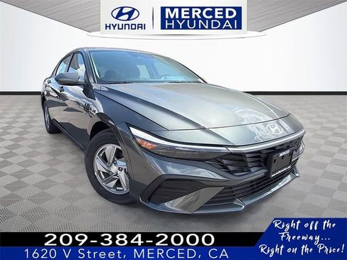 New 2026 Hyundai Elantra SE image 1