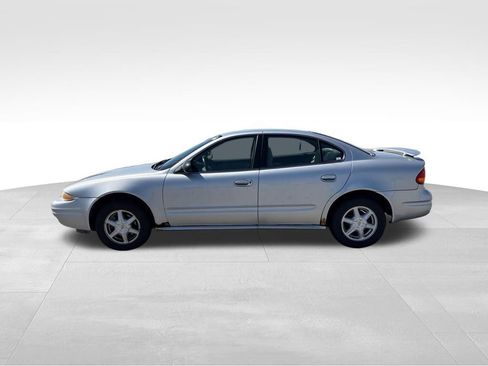 Used 2003 Oldsmobile Alero GL FWD image 4