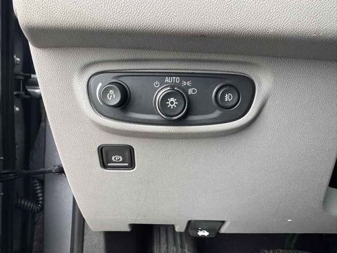 Used 2019 GMC Terrain SLT w/ Preferred Package image 27