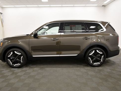 Certified 2025 Kia Telluride EX X-Line AWD/4WD image 4