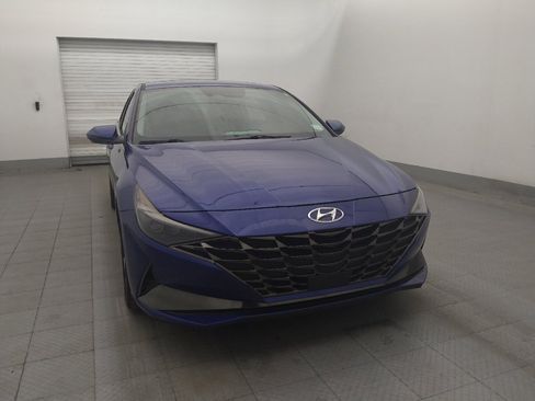 Used 2023 Hyundai Elantra Limited w/ Preferred Accessory Package FWD image 14
