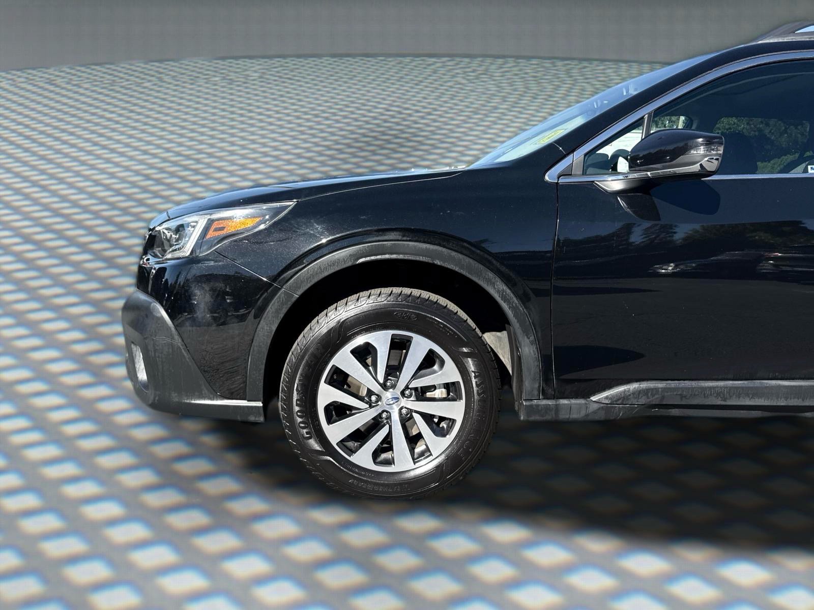 Used 2021 Subaru Outback Premium AWD/4WD image 12