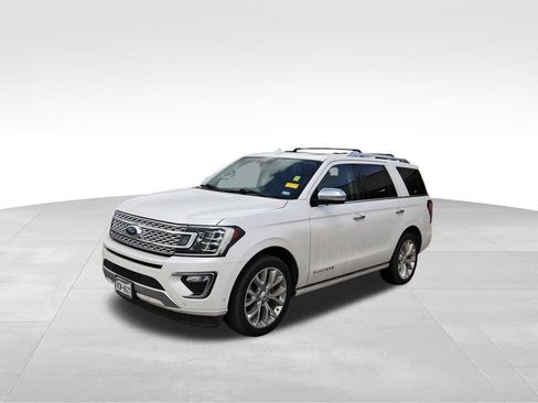 Used 2018 Ford Expedition Platinum image 2