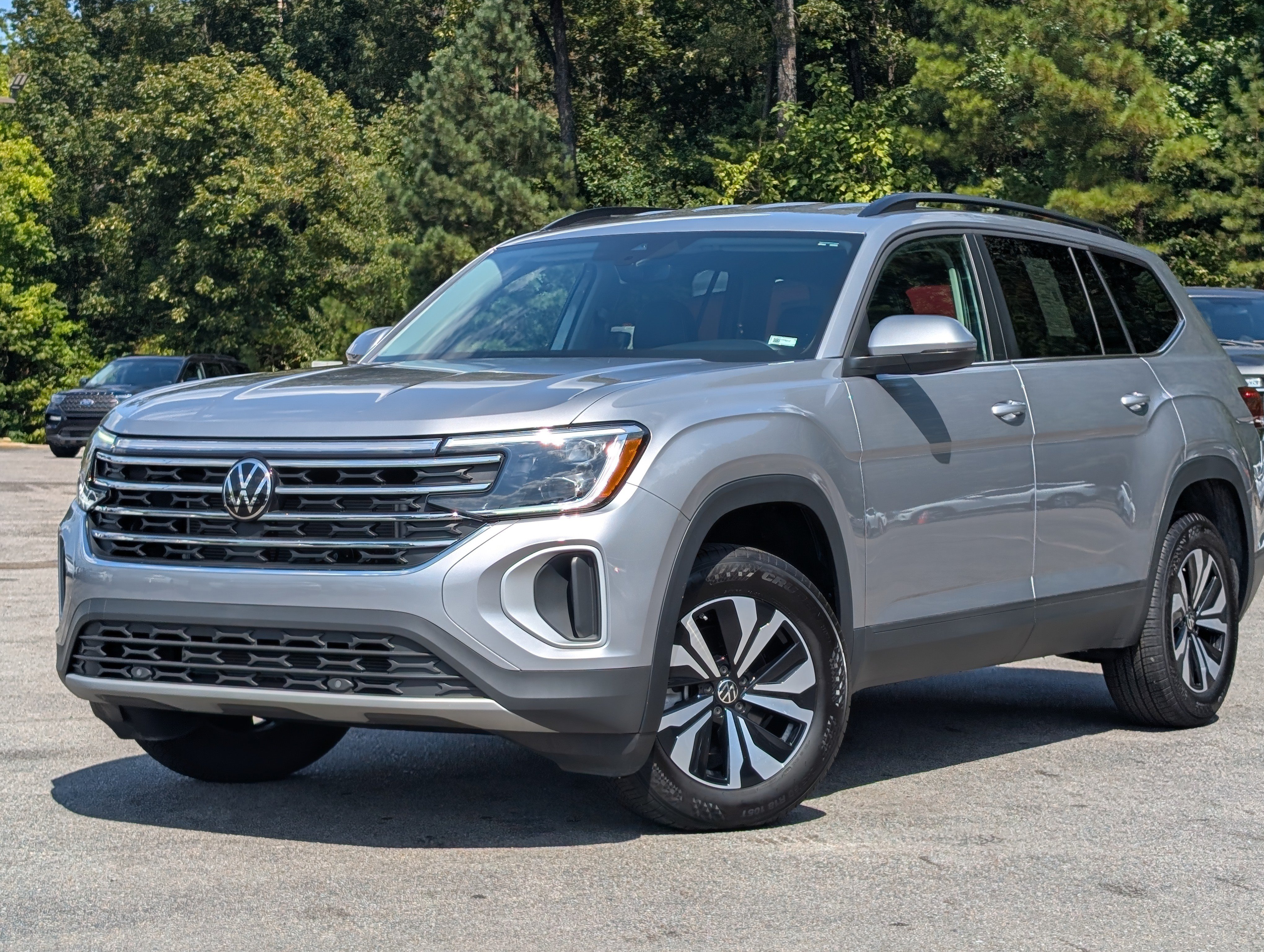 Used 2025 Volkswagen Atlas SE FWD image 4
