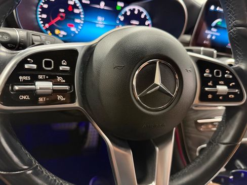 Used 2022 Mercedes-Benz GLC 300 4MATIC w/ AMG Line image 17