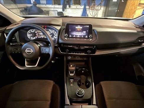 Used 2022 Nissan Rogue SV image 16