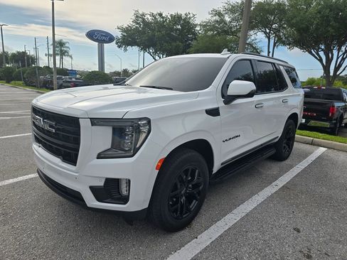 Used 2024 GMC Yukon SLT w/ SLT Premium Package AWD/4WD image 2