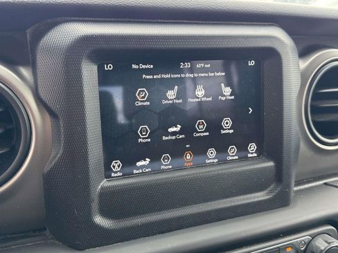 Used 2021 Jeep Gladiator Sport image 23