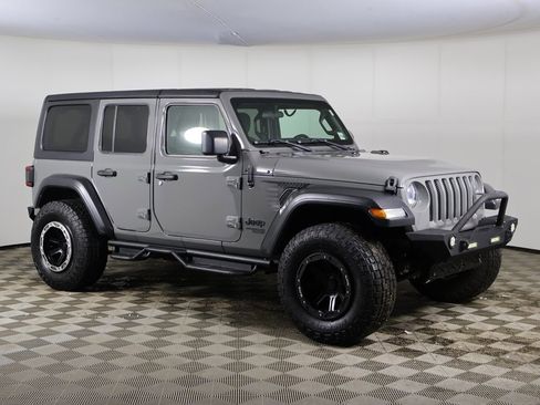 Used 2019 Jeep Wrangler Unlimited Sport S image 2