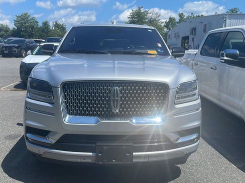 Used 2019 Lincoln Navigator L Reserve AWD/4WD image 2