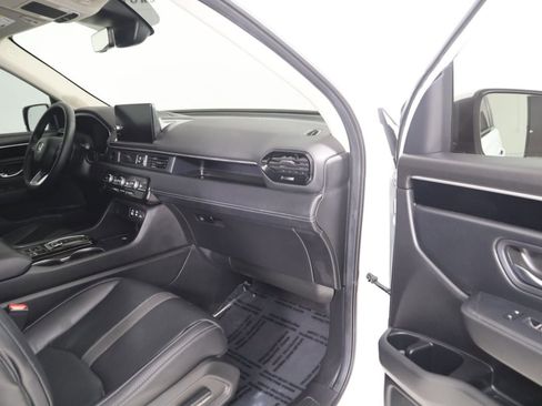 Used 2025 Honda Pilot EX-L image 43