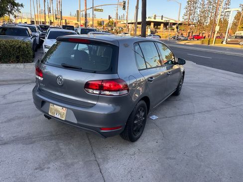 Used 2014 Volkswagen Golf 4-Door FWD image 5