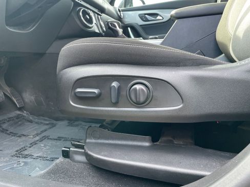 Used 2025 Chevrolet Blazer LT image 23