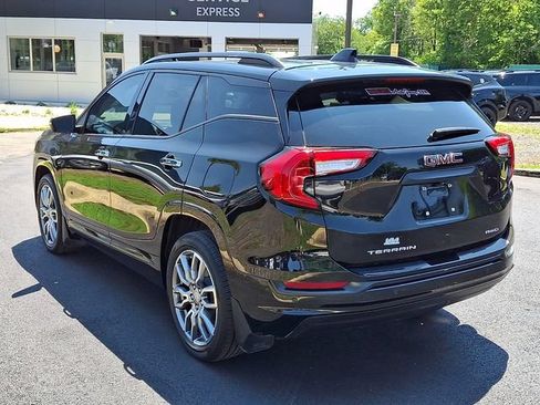 Used 2023 GMC Terrain Denali w/ Denali Premium Package AWD/4WD image 4