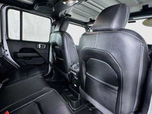 Used 2022 Jeep Wrangler Unlimited Sahara w/ LED Lighting Group image 27