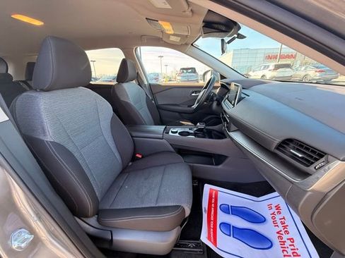 Certified 2023 Nissan Rogue SV image 19