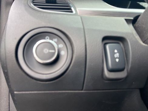 Used 2015 Ford Taurus SEL w/ Equipment Group 201A image 10